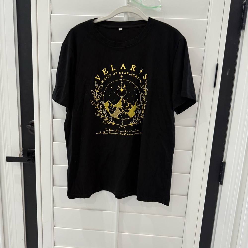 & Other Stories Black and Gold Graphic‎ T-Shirt